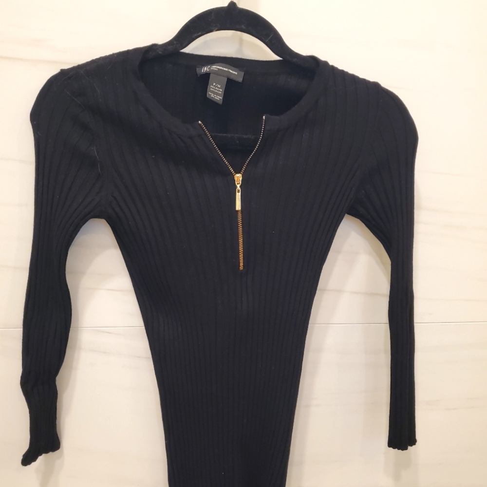 INC ribbed long sleeve w gold zipper